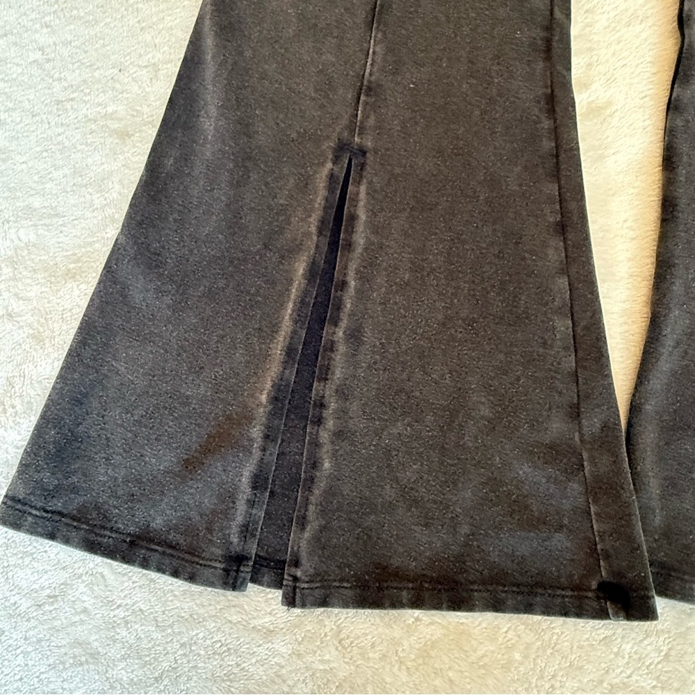 NWOT! Arizona flared split bottom pants - size medium - Picture 4 of 8